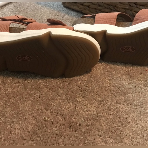 Sofft coral wedges size 9 - Picture 3 of 5